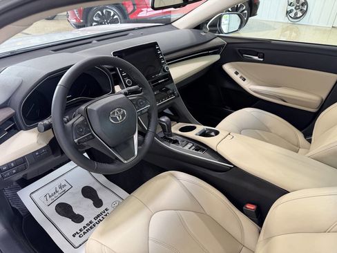 Used 2021 Toyota Avalon XLE FWD image 12