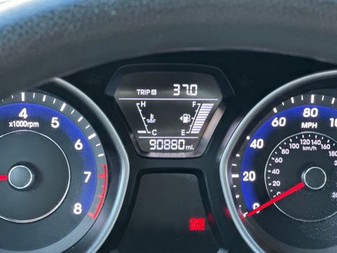 Used 2014 Hyundai Elantra SE image 23