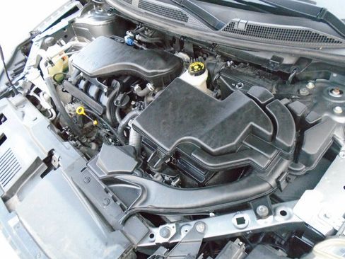 Used 2021 Nissan Rogue Sport S image 18