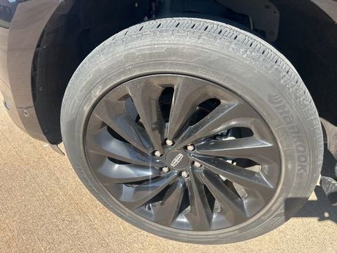 Used 2021 Lincoln Navigator L Reserve image 12