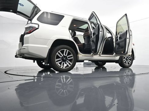 Used 2019 Toyota 4Runner Limited AWD/4WD image 41