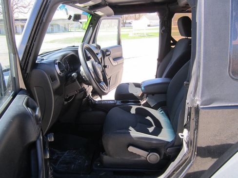 Used 2015 Jeep Wrangler Sport image 7