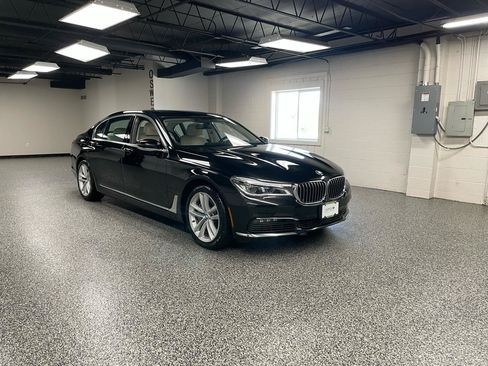 Used 2018 BMW 750i xDrive AWD/4WD image 4
