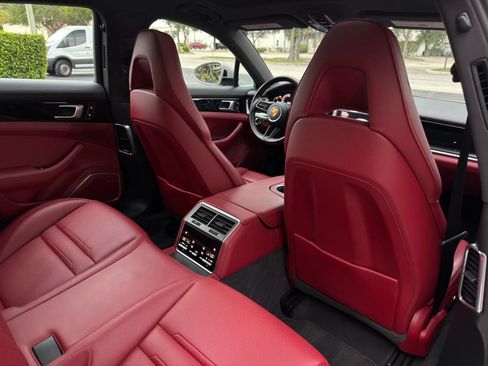 Used 2021 Porsche Panamera image 67