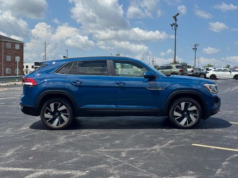 Used 2026 Volkswagen Atlas Cross Sport SE AWD/4WD image 3