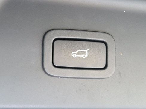 Used 2020 Land Rover Range Rover Long Wheelbase HSE image 14