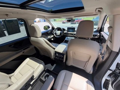 Used 2022 Lincoln Aviator AWD w/ Premium Package image 31