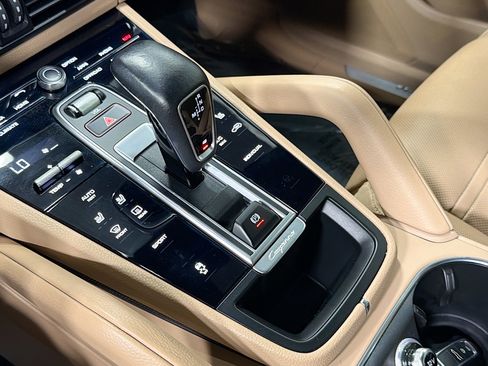 Used 2019 Porsche Cayenne image 28