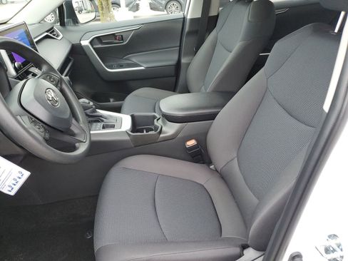 Certified 2025 Toyota RAV4 LE image 17