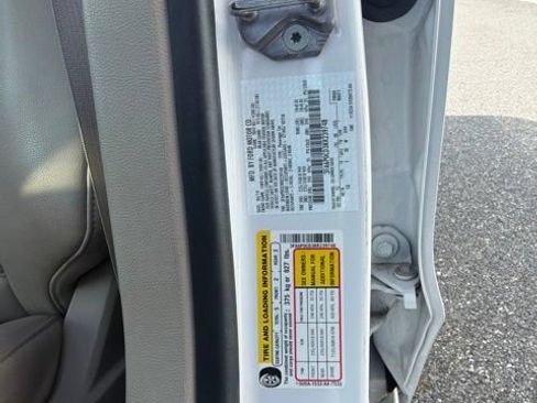 Used 2019 Ford Fusion SEL FWD image 26
