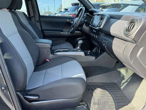 Used 2023 Toyota Tacoma TRD Sport image 14