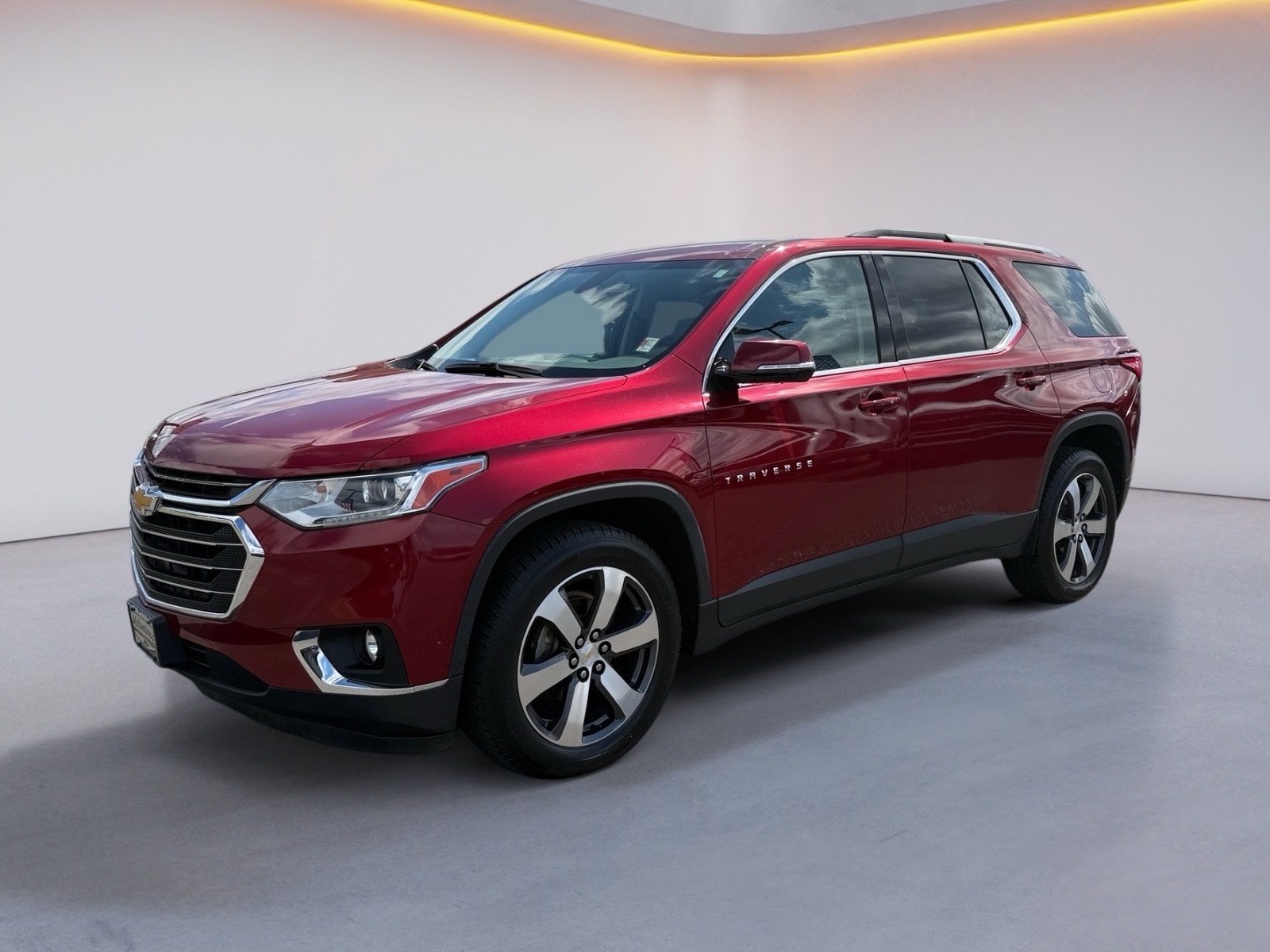 Used 2018 Chevrolet Traverse LT w/ LPO, Floor Liner Package FWD image 7