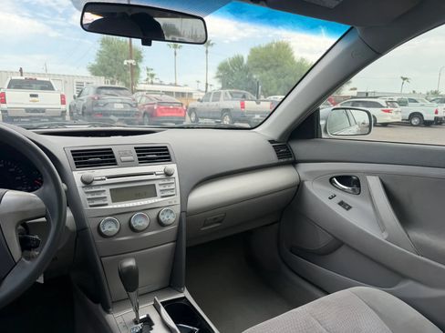 Used 2011 Toyota Camry LE FWD image 24