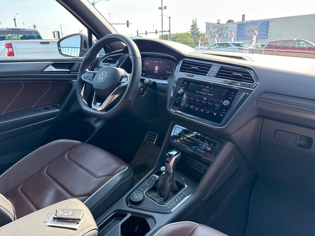 Used 2022 Volkswagen Tiguan SEL R-Line AWD/4WD image 43