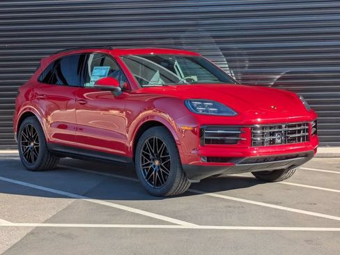 Certified 2026 Porsche Cayenne AWD/4WD image 9