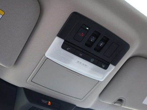 Certified 2025 Nissan Pathfinder SV w/ SV Premium Package AWD/4WD image 19