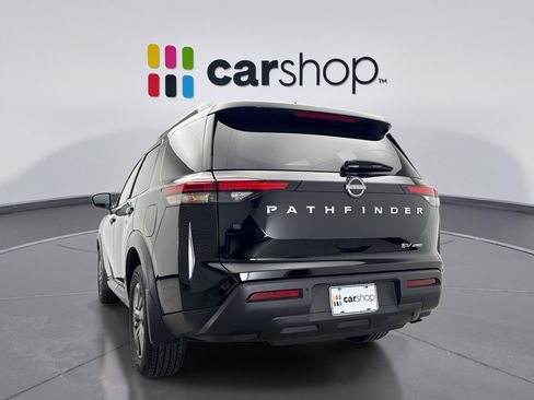 Used 2024 Nissan Pathfinder SV image 3