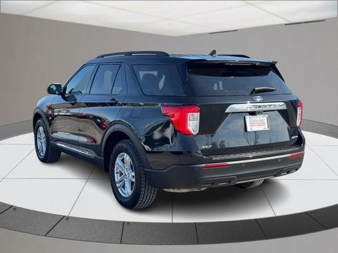 Used 2022 Ford Explorer XLT image 6