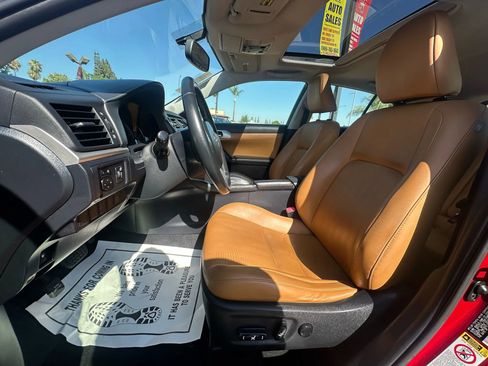 Used 2013 Lexus CT 200h image 15