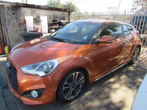 Used 2016 Hyundai Veloster Turbo image 1