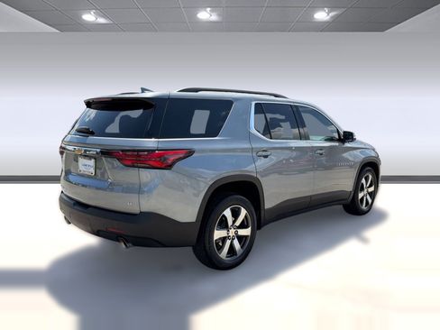 Used 2023 Chevrolet Traverse LT w/ LT Premium Package AWD/4WD image 9