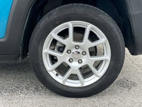 Certified 2021 Jeep Renegade Latitude w/ Luxury Group I FWD image 11