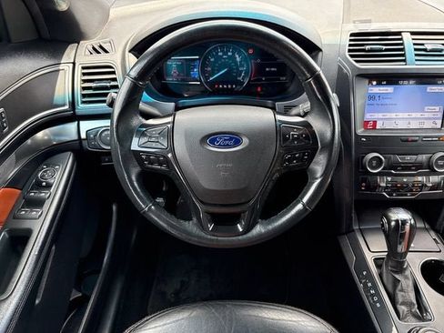 Used 2019 Ford Explorer XLT w/ Equipment Group 202A AWD/4WD image 14