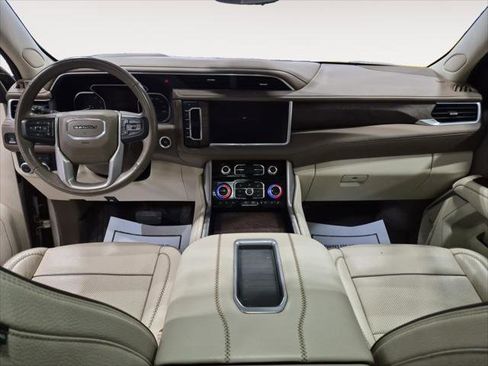 Used 2021 GMC Yukon Denali w/ Denali Ultimate Package image 12