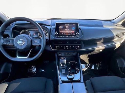 Used 2024 Nissan Rogue S image 7