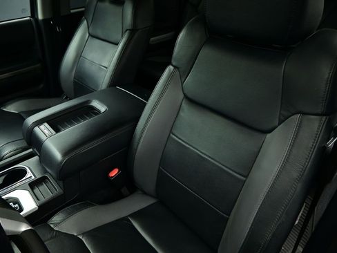 Used 2019 Toyota Tundra Limited w/ Limited Premium Package image 23