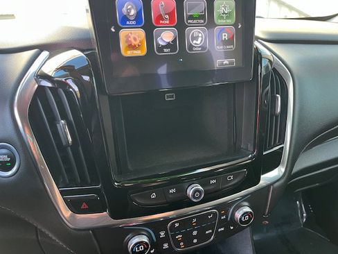 Used 2019 Chevrolet Traverse LT image 18