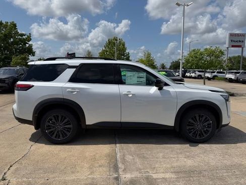 New 2026 Nissan Pathfinder SL FWD image 6