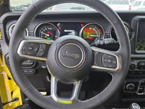 Used 2023 Jeep Wrangler Unlimited Sahara AWD/4WD image 10