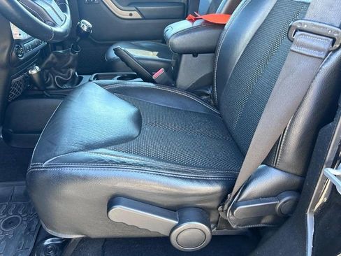 Used 2017 Jeep Wrangler 75th Anniversary image 19