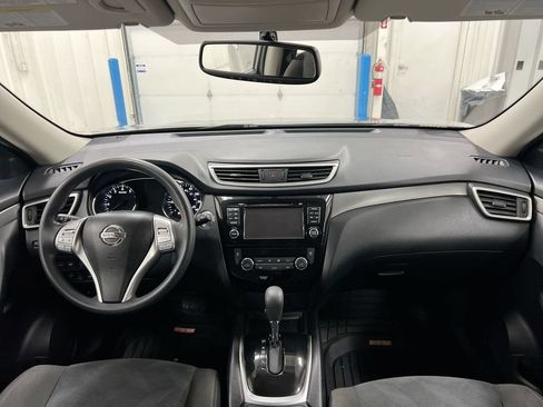 Used 2016 Nissan Rogue SV w/ SV Premium Package AWD/4WD image 10