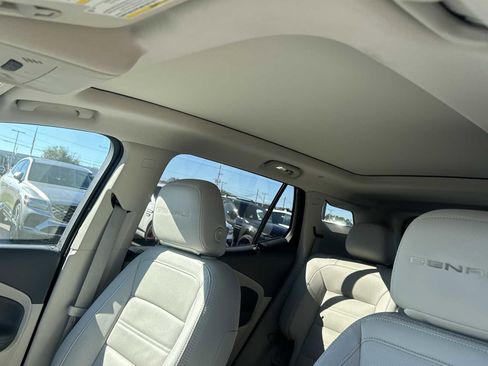 Used 2022 GMC Terrain Denali w/ Denali Premium Package image 23