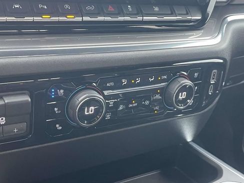 Used 2023 Chevrolet Silverado 1500 High Country w/ High Country Premium Package AWD/4WD image 19