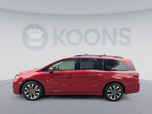 Used 2026 Honda Odyssey Elite image 2