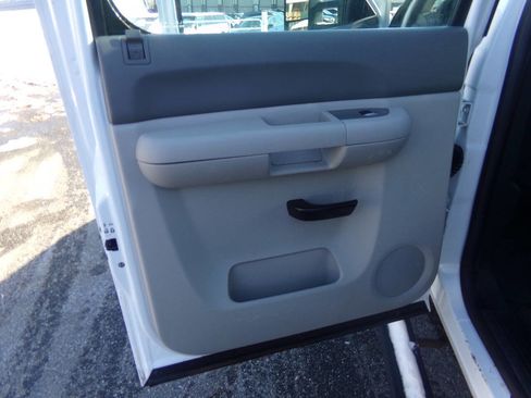 Used 2012 Chevrolet Silverado 3500 W/T w/ Snow Plow Prep Package image 33