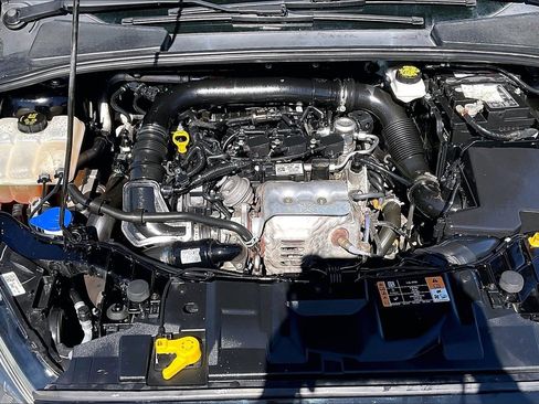 Used 2018 Ford Focus SE w/ SE Appearance Package image 34