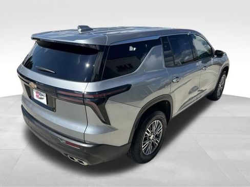 Used 2024 Chevrolet Traverse LS AWD/4WD image 6