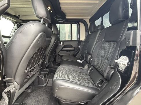 Used 2020 Jeep Gladiator Rubicon AWD/4WD image 19
