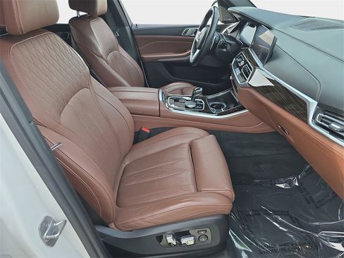 Used 2020 BMW X5 M50i w/ Executive Package image 12