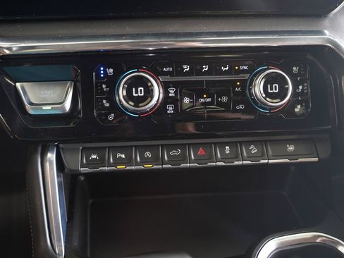 Used 2024 GMC Sierra 1500 Denali Ultimate AWD/4WD image 18