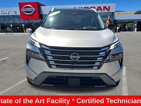 Certified 2025 Nissan Rogue SL w/ SL Premium Package AWD/4WD image 8