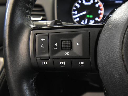 Used 2023 Nissan Rogue SL AWD/4WD image 26