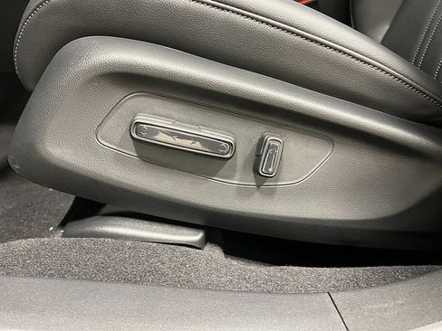 New 2025 Honda HR-V EX-L image 14