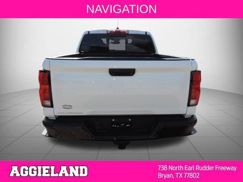 Used 2025 Chevrolet Colorado Z71 w/ Technology Package AWD/4WD image 5