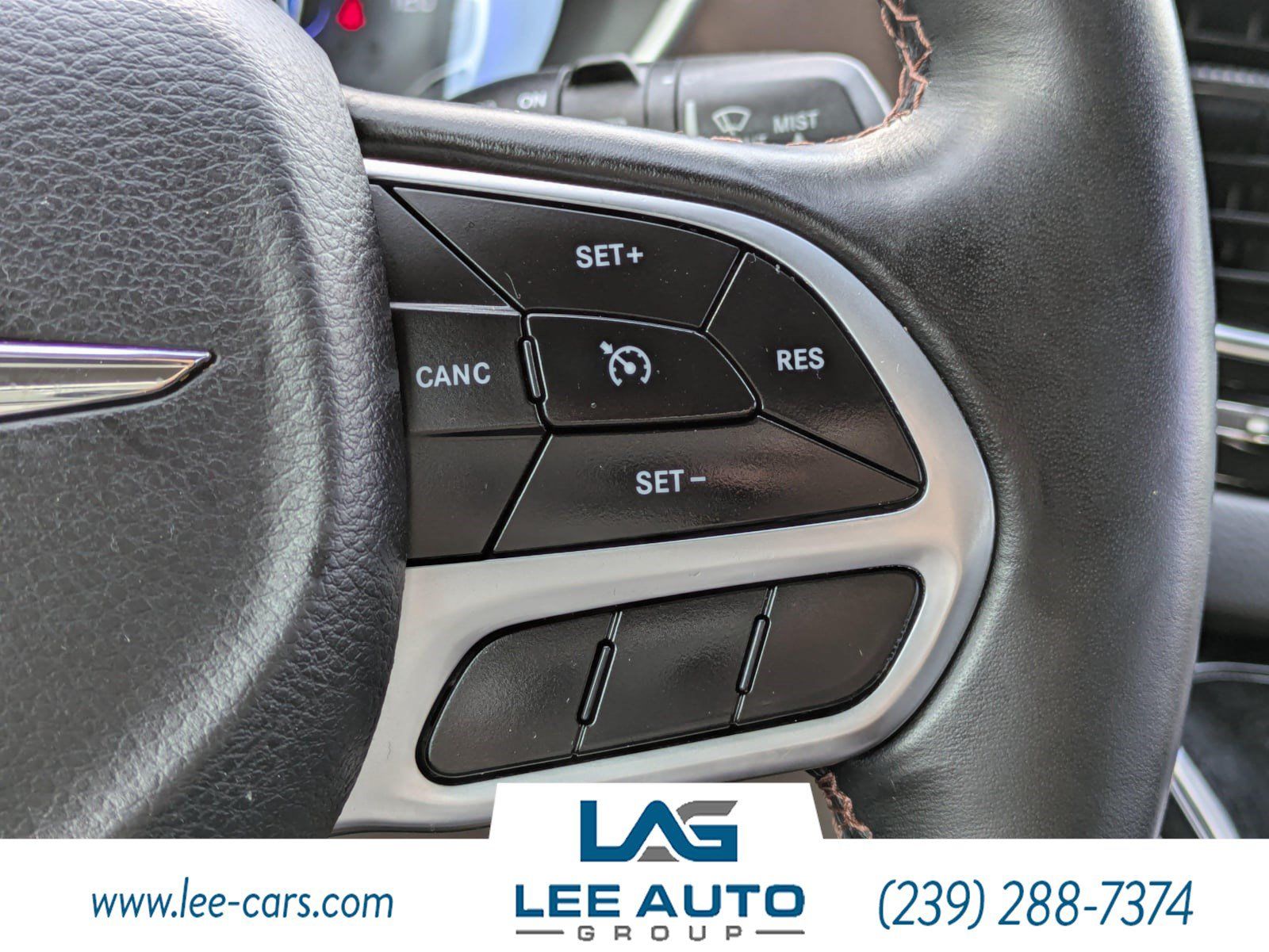 Used 2019 Chrysler Pacifica Touring-L FWD image 23