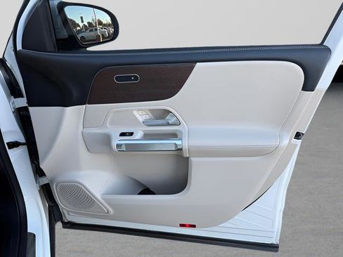 Used 2022 Mercedes-Benz GLB 250 w/ Premium Package Lite image 29